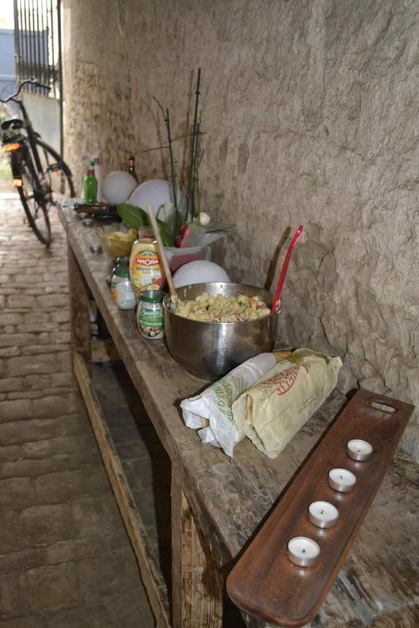 Апартаменты Belle Chambre D'Hote Pour 2 A 4 Personnes Chef-Boutonne Экстерьер фото